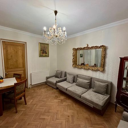 Cozy And Center Apartment Tbilisi ภายนอก รูปภาพ